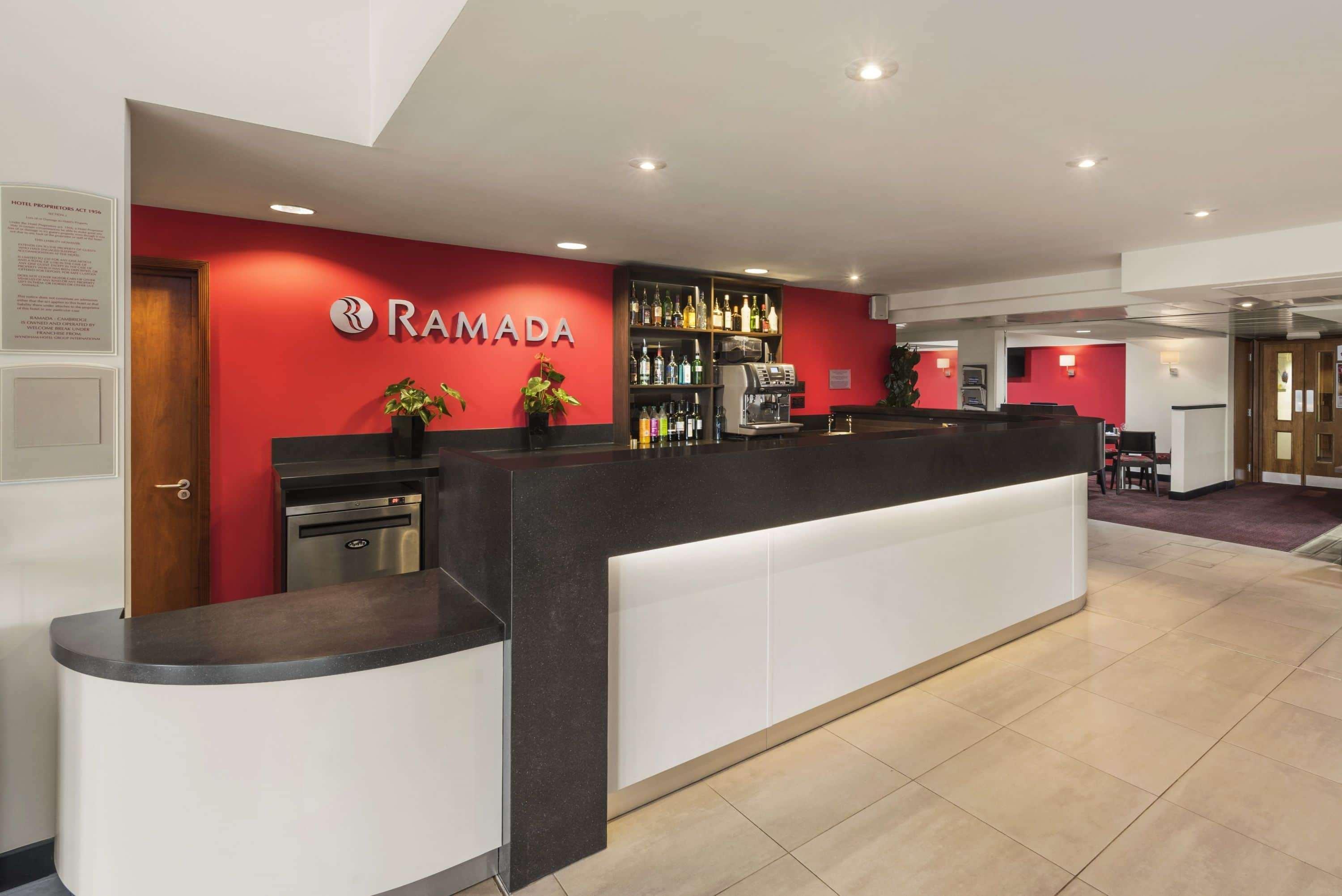 Ramada By Wyndham Cambridge Hotel Fen Drayton Luaran gambar