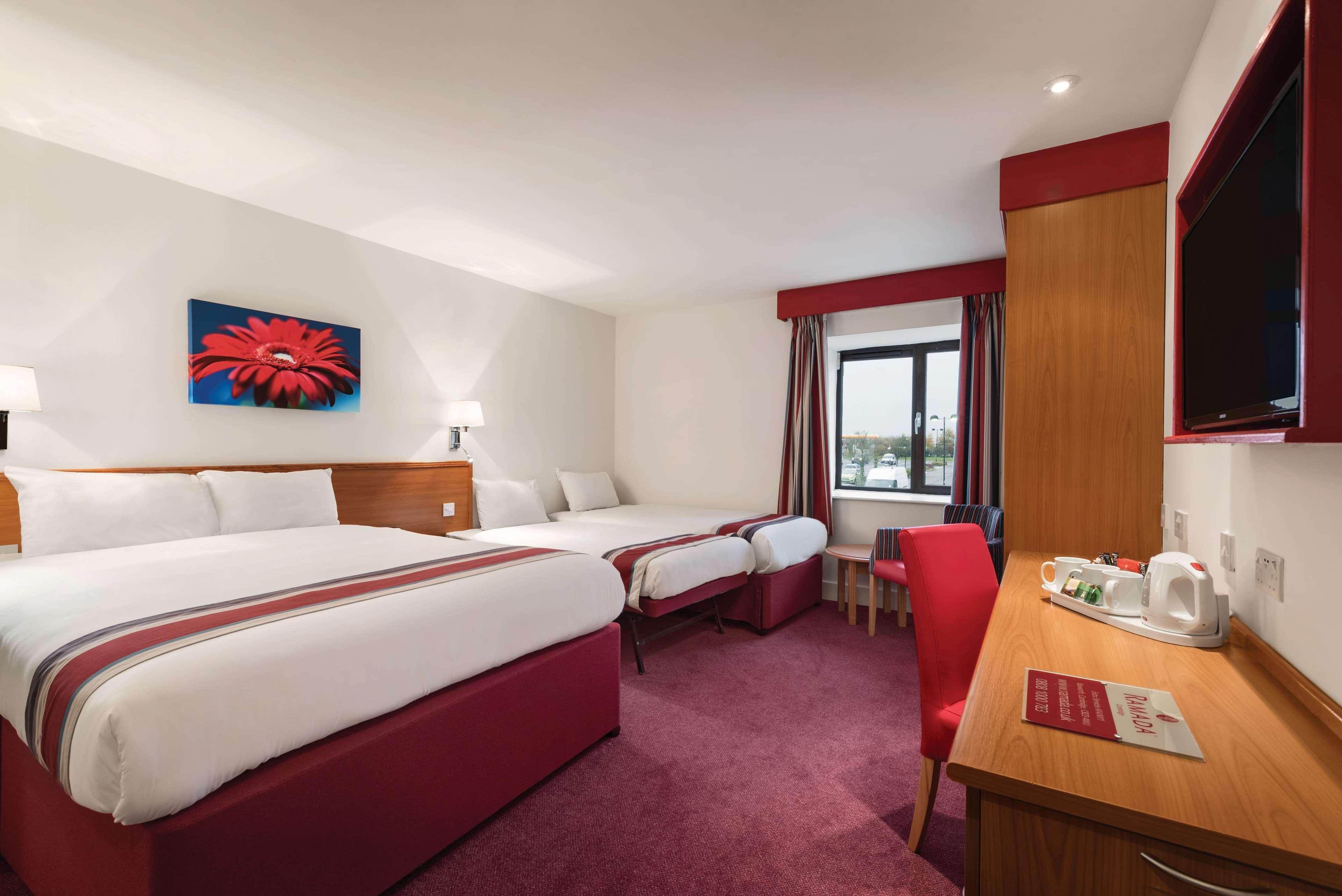 Ramada By Wyndham Cambridge Hotel Fen Drayton Luaran gambar