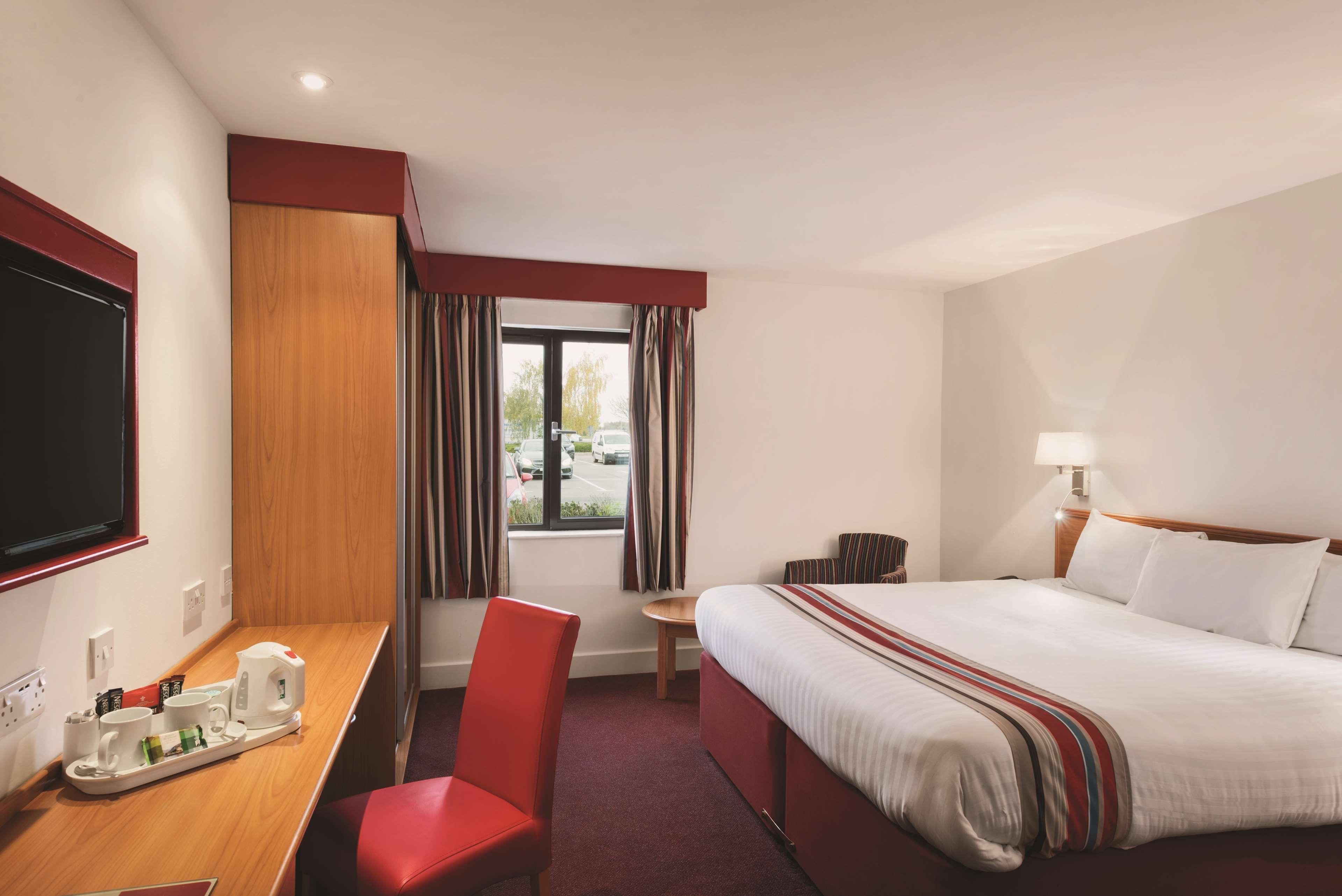 Ramada By Wyndham Cambridge Hotel Fen Drayton Luaran gambar