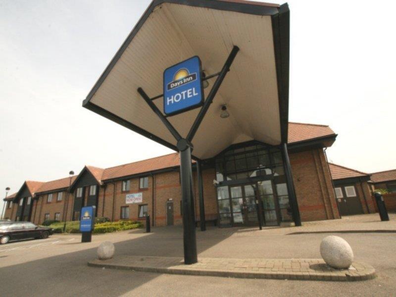 Ramada By Wyndham Cambridge Hotel Fen Drayton Luaran gambar