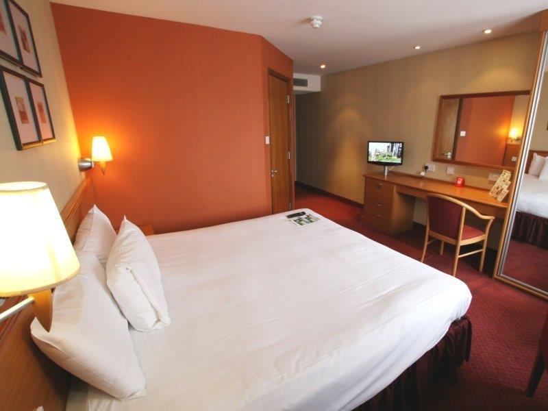 Ramada By Wyndham Cambridge Hotel Fen Drayton Luaran gambar